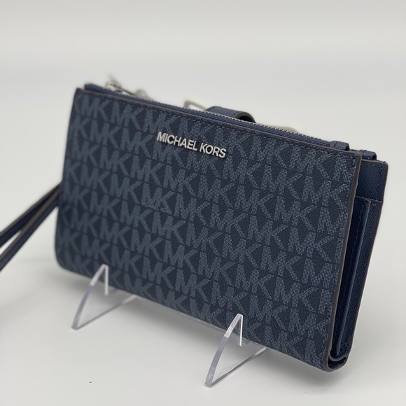 Michael Kors Handbags - Michael Kors Double Zip Wallet Wristlet